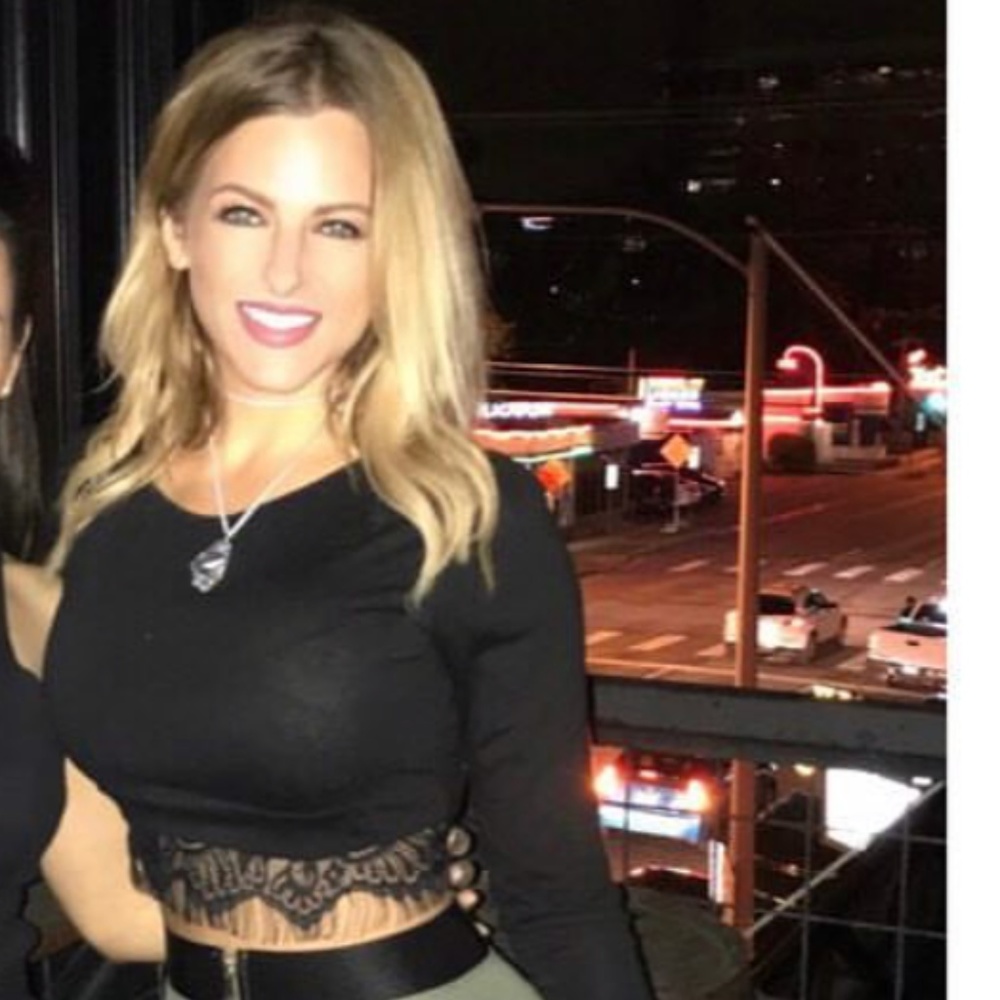 🥳Black long sleeve crop top lace detail